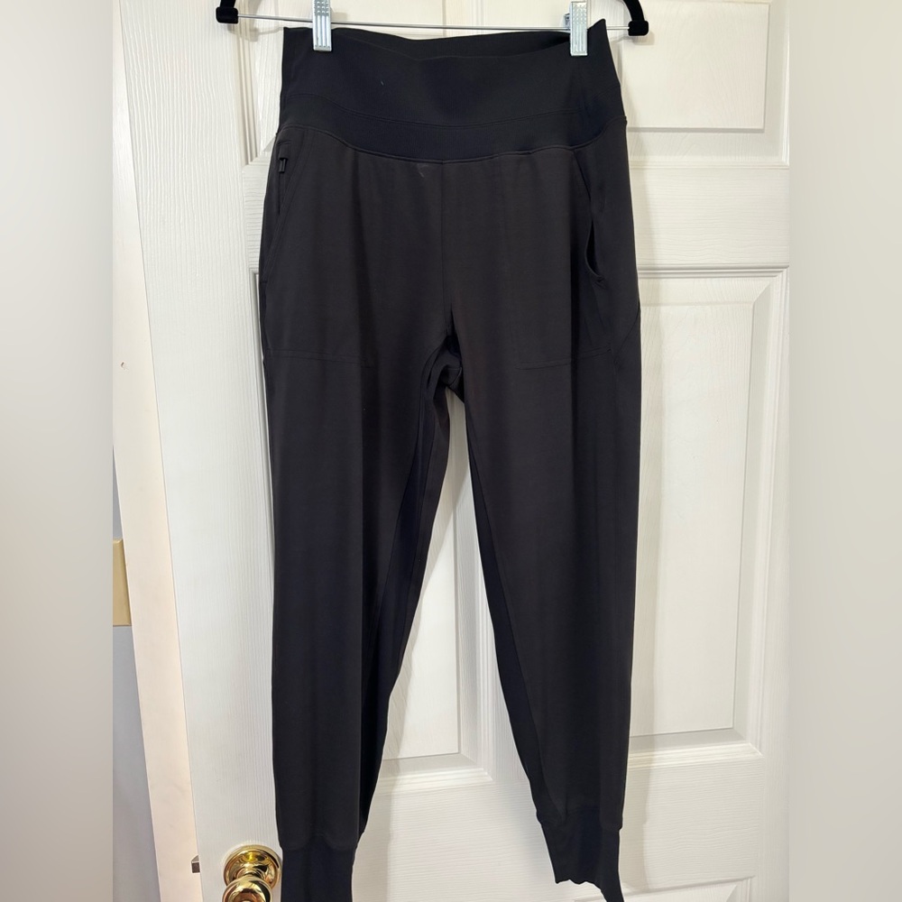 Athleta size Small P black joggers with pockets